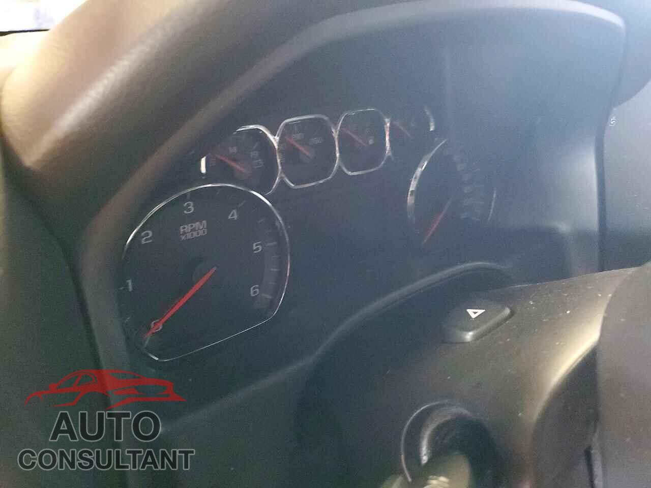 CHEVROLET SILVERADO 2018 - 3GCUKREC4JG622309