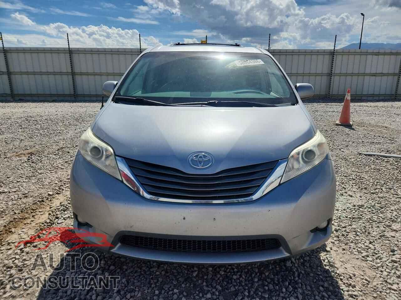 TOYOTA SIENNA 2013 - 5TDDK3DC9DS056748