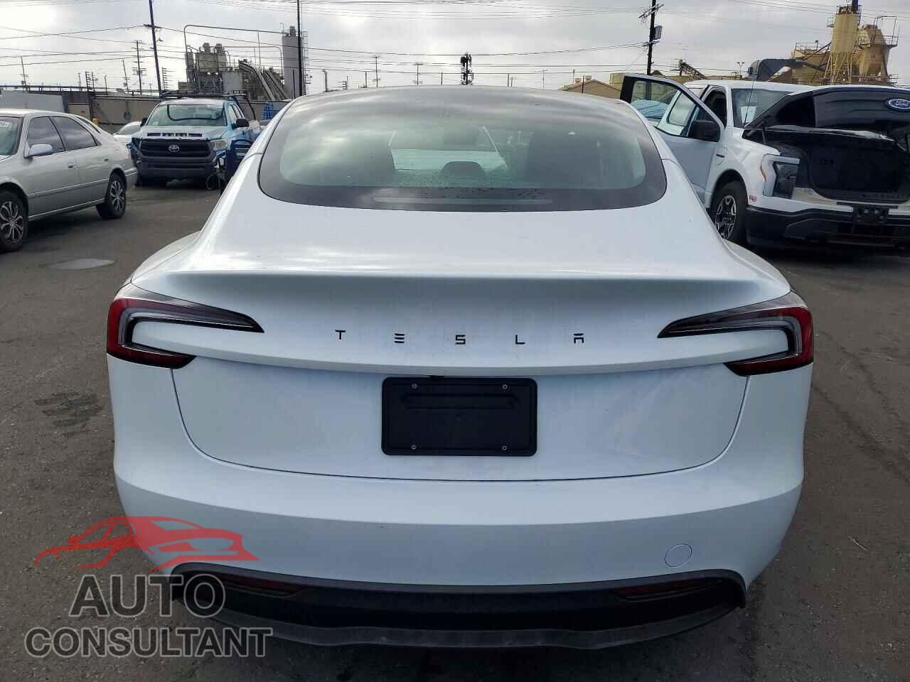 TESLA MODEL 3 2026 - 5YJ3E1EA7TF193744