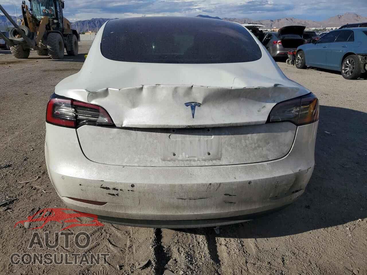 TESLA MODEL 3 2018 - 5YJ3E1EA1JF168867