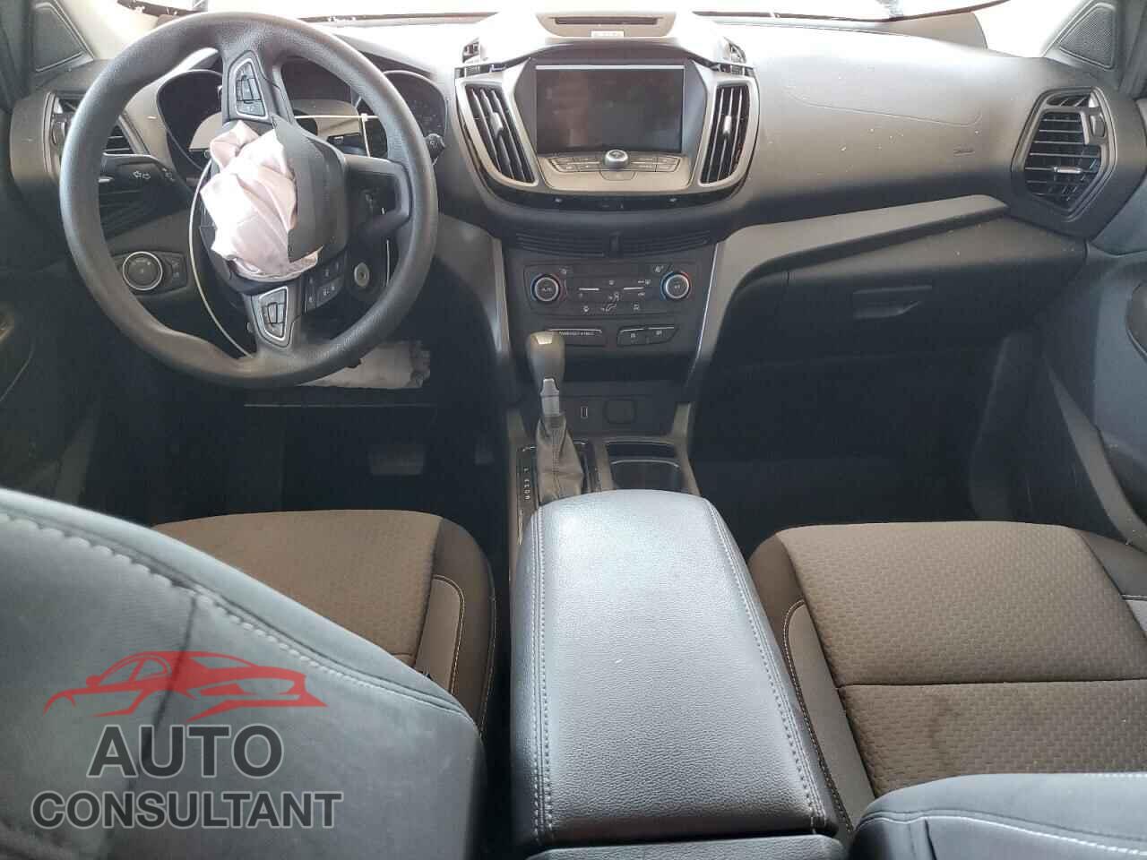 FORD ESCAPE 2017 - 1FMCU9GD1HUF07732