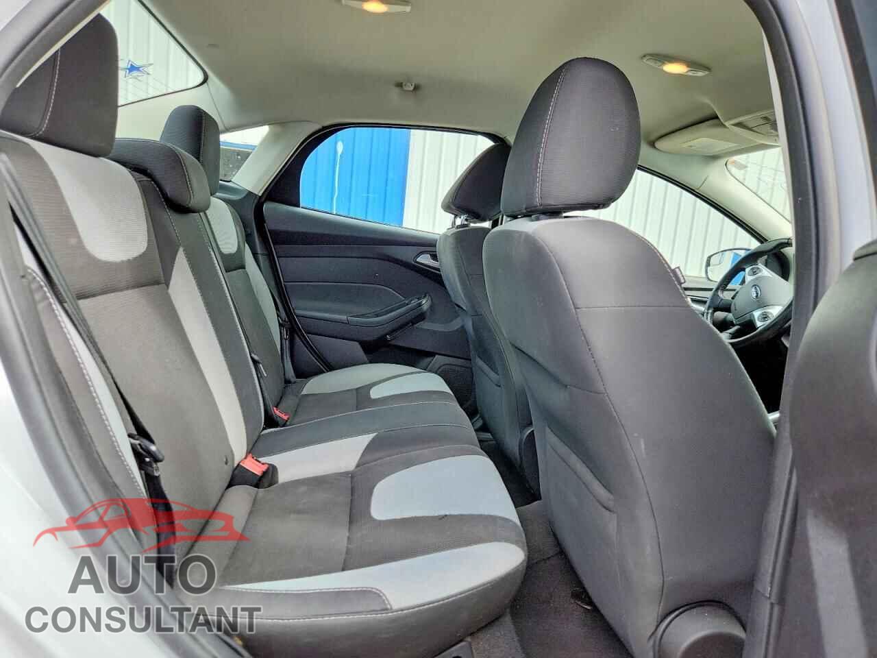 FORD FOCUS 2014 - 1FADP3F29EL113867