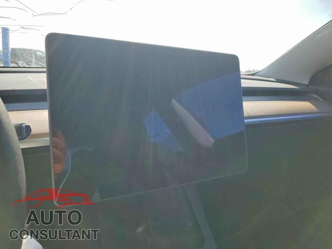 TESLA MODEL 3 2021 - 5YJ3E1EA1MF940076
