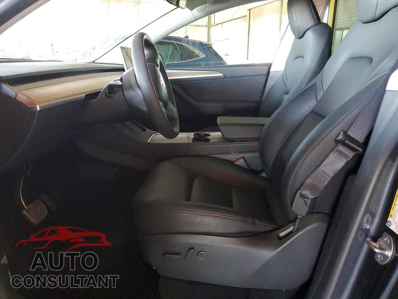 TESLA MODEL Y 2024 - 7SAYGDEE3RA238871