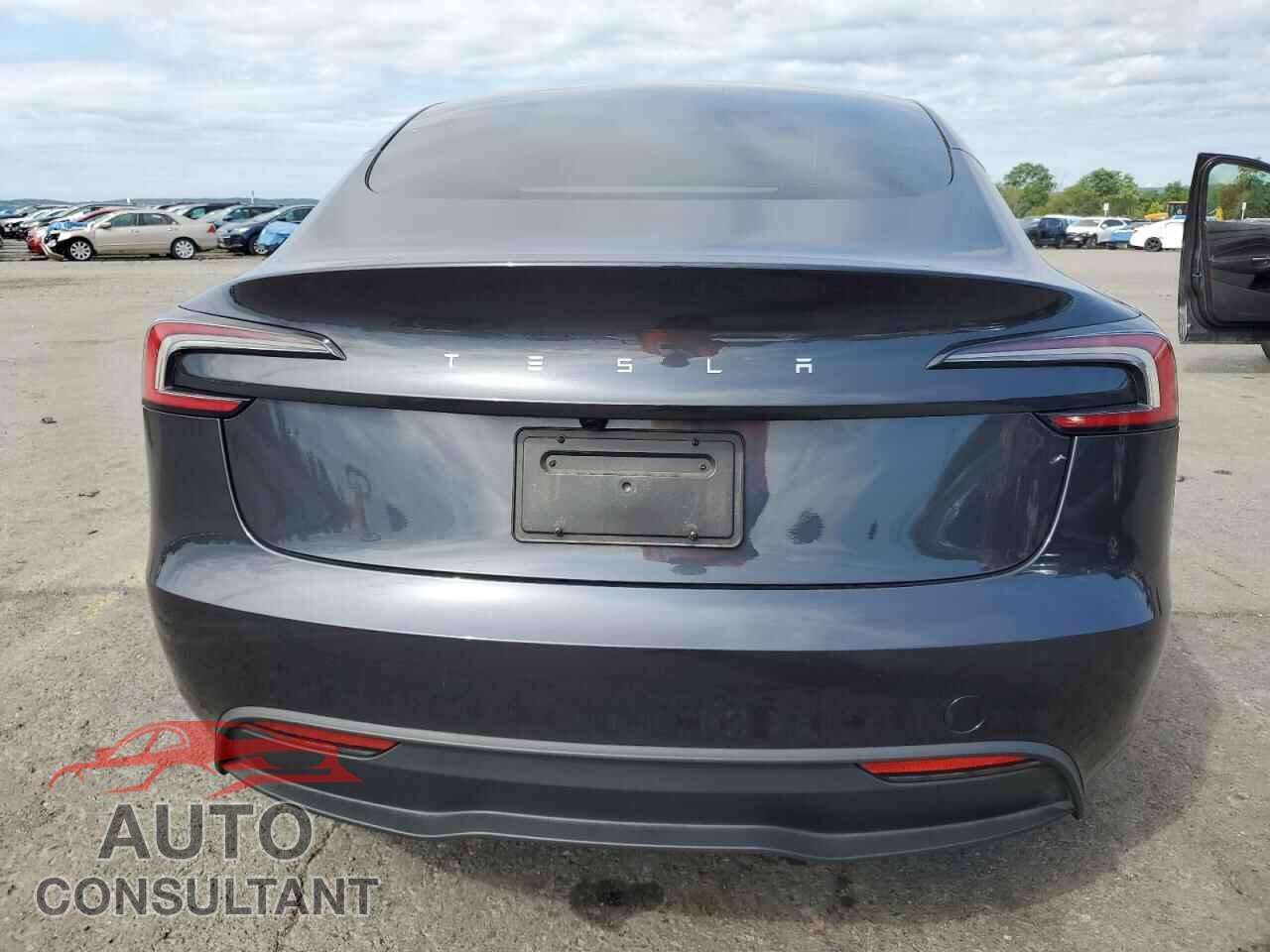 TESLA MODEL 3 2025 - 5YJ3E1EA2SF975092