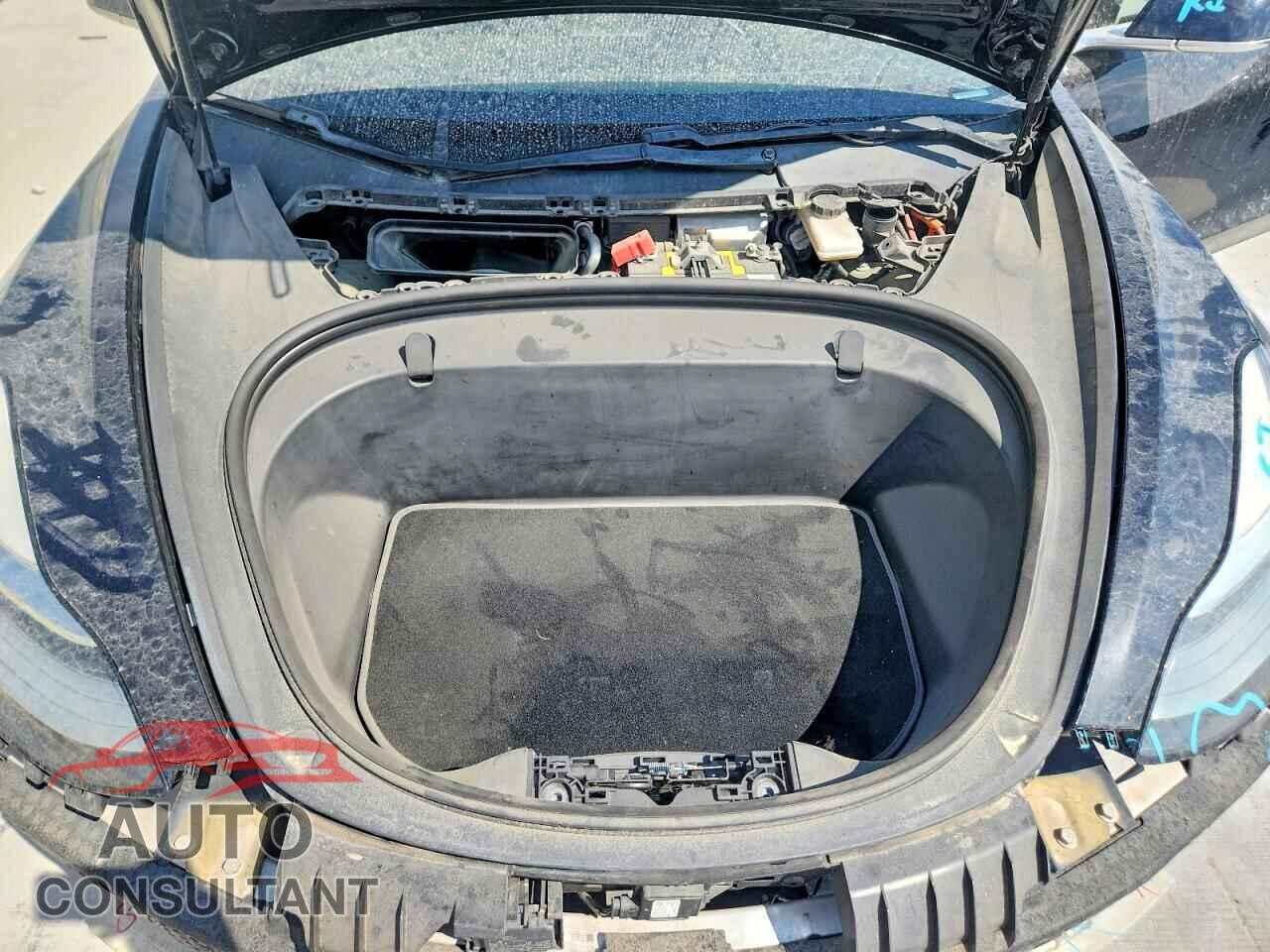 TESLA MODEL 3 2018 - 5YJ3E1EA0JF070283