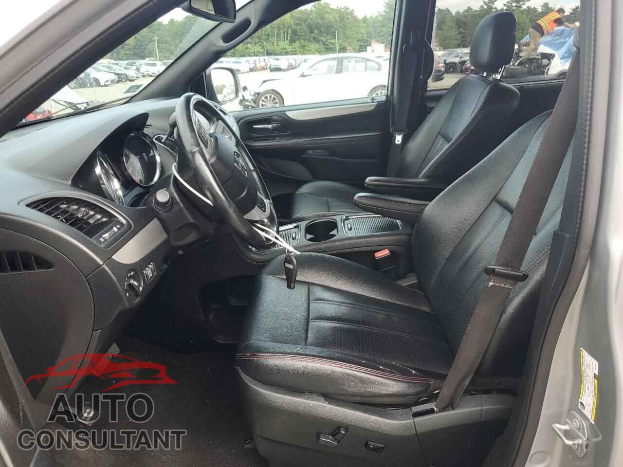 DODGE CARAVAN 2018 - 2C4RDGEG1JR271764