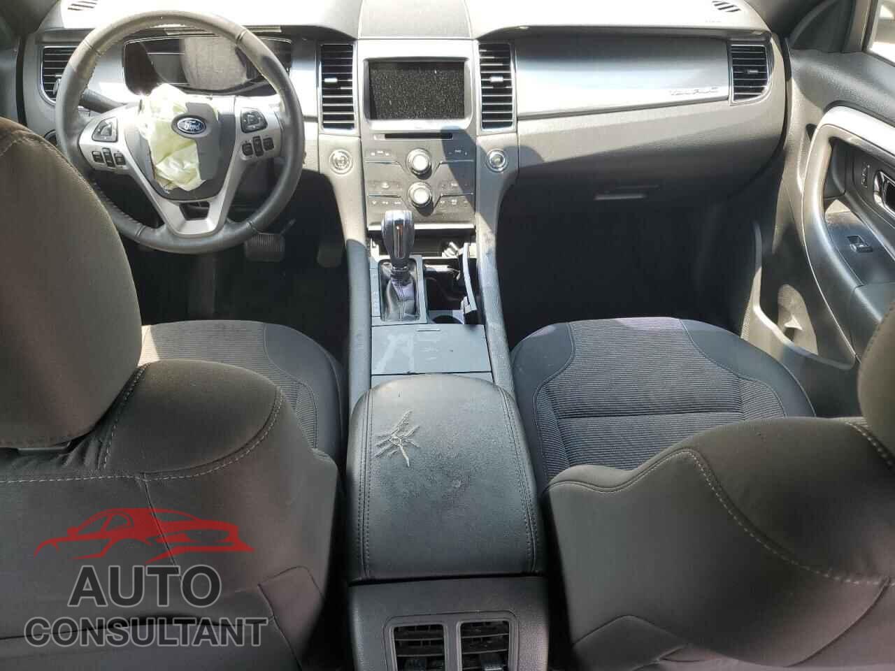 FORD TAURUS 2017 - 1FAHP2E87HG129743