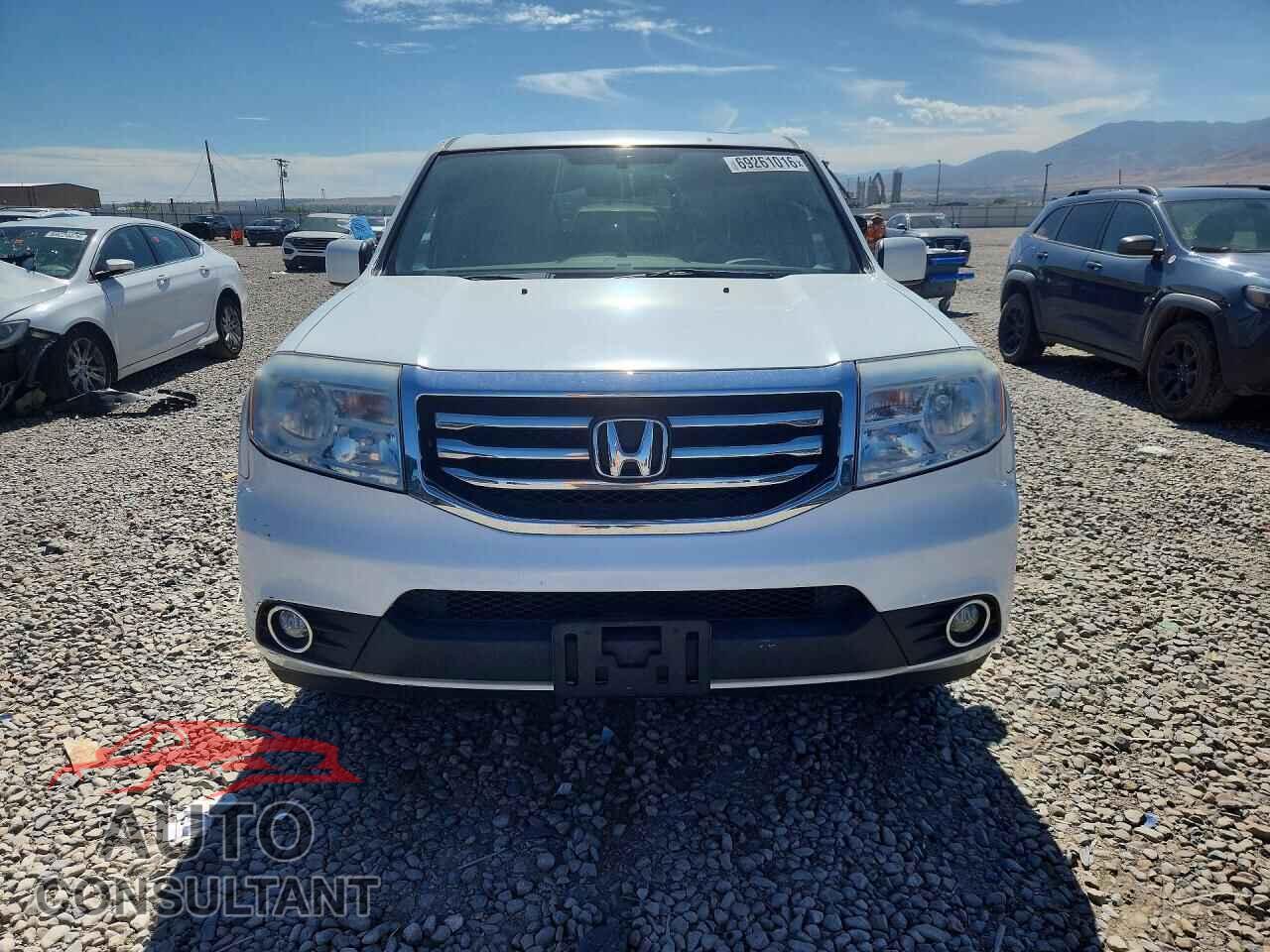 HONDA PILOT 2015 - 5FNYF4H50FB018906