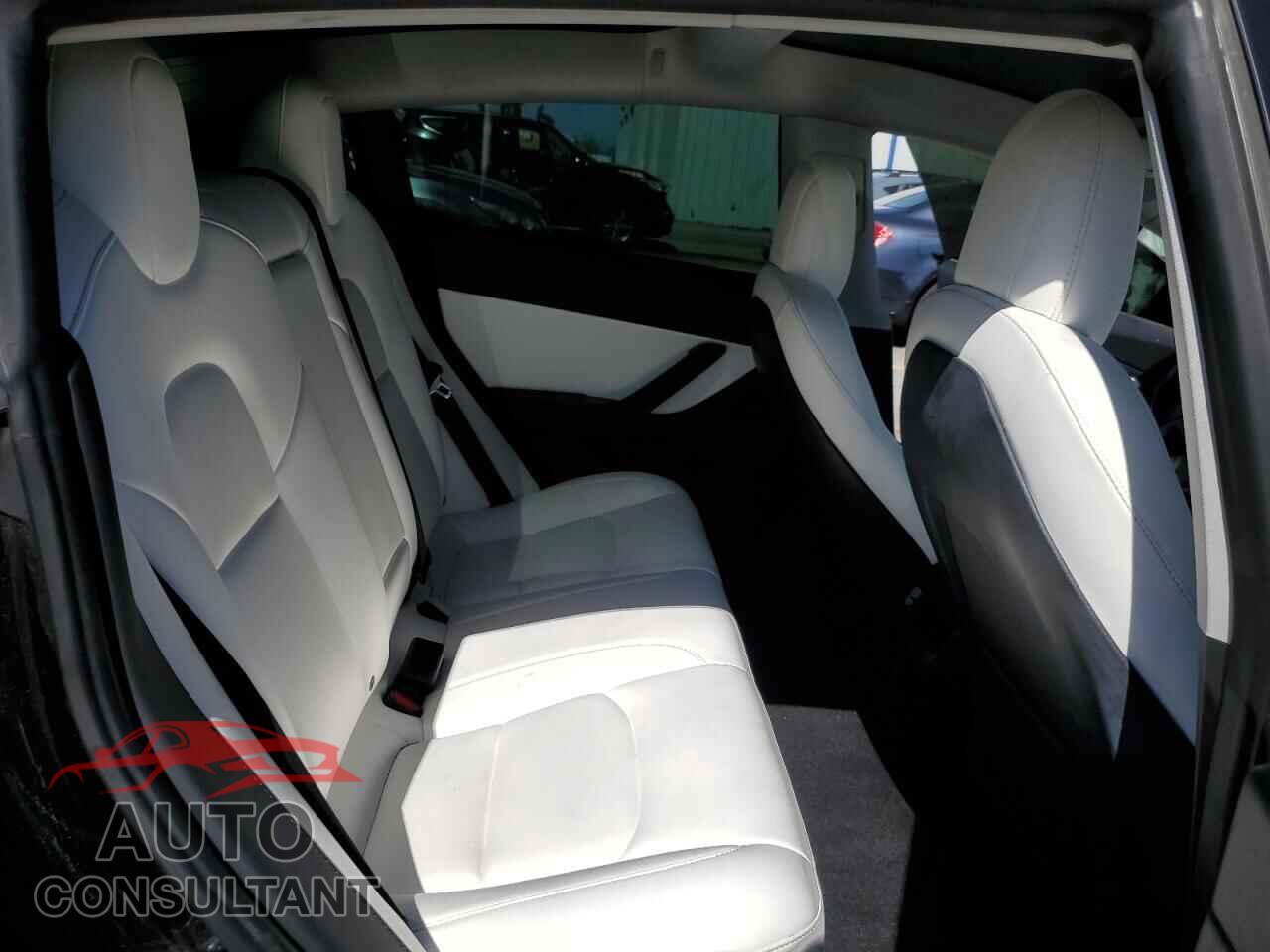 TESLA MODEL 3 2019 - 5YJ3E1EB5KF391567