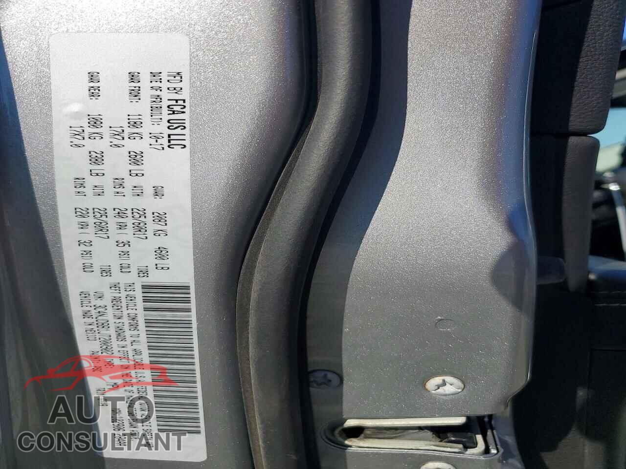 JEEP COMPASS 2018 - 3C4NJDBB1JT200902