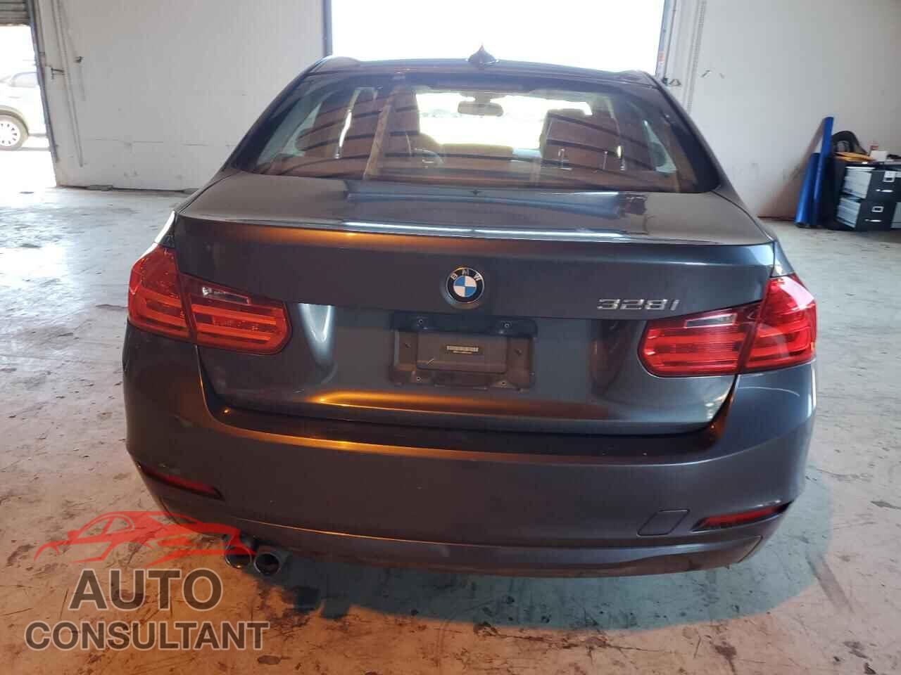 BMW 3 SERIES 2013 - WBA3C1C5XDF443967