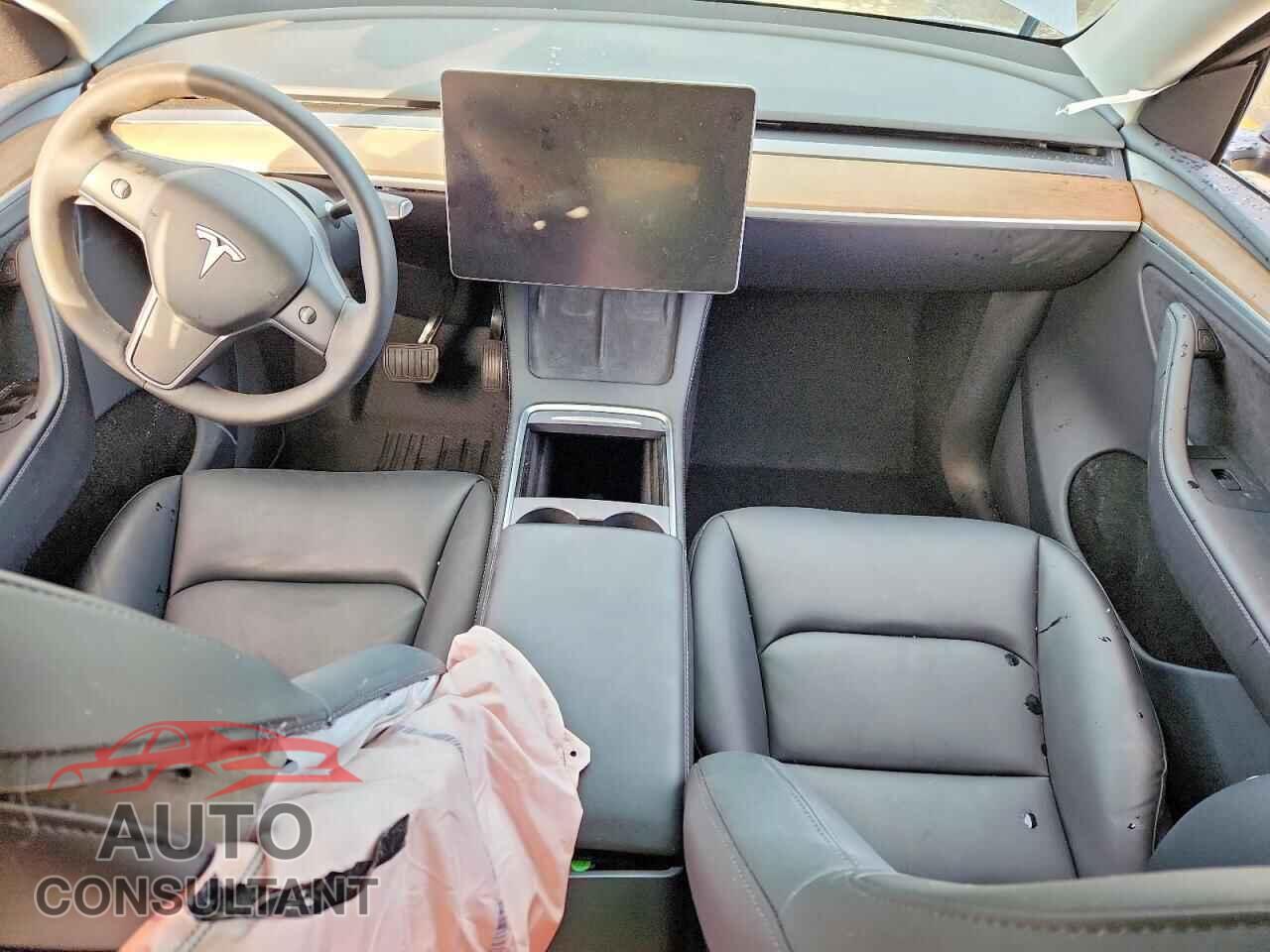 TESLA MODEL Y 2024 - 7SAYGDEE7RA299253