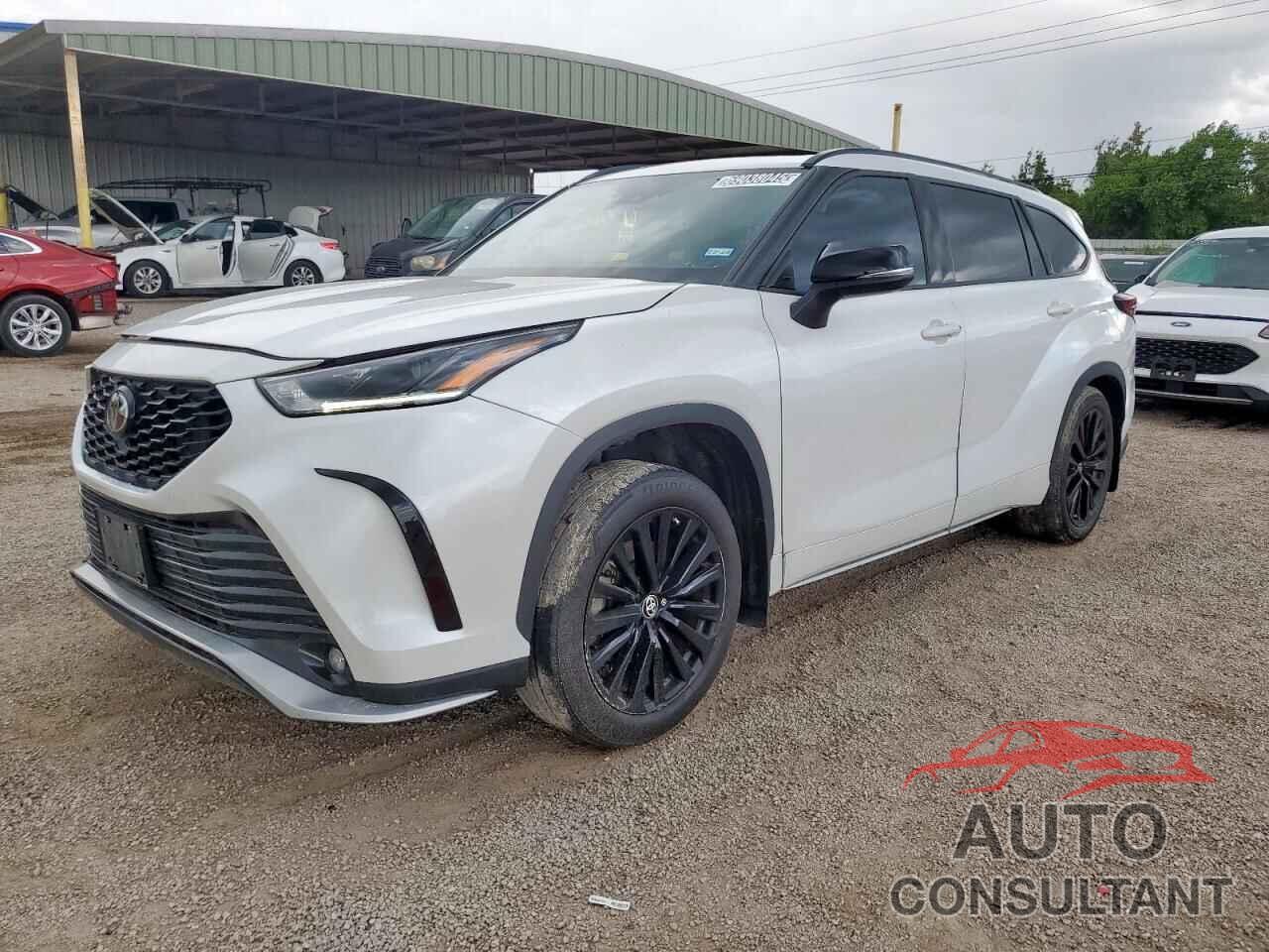 TOYOTA HIGHLANDER 2024 - 5TDKDRAH8RS534685