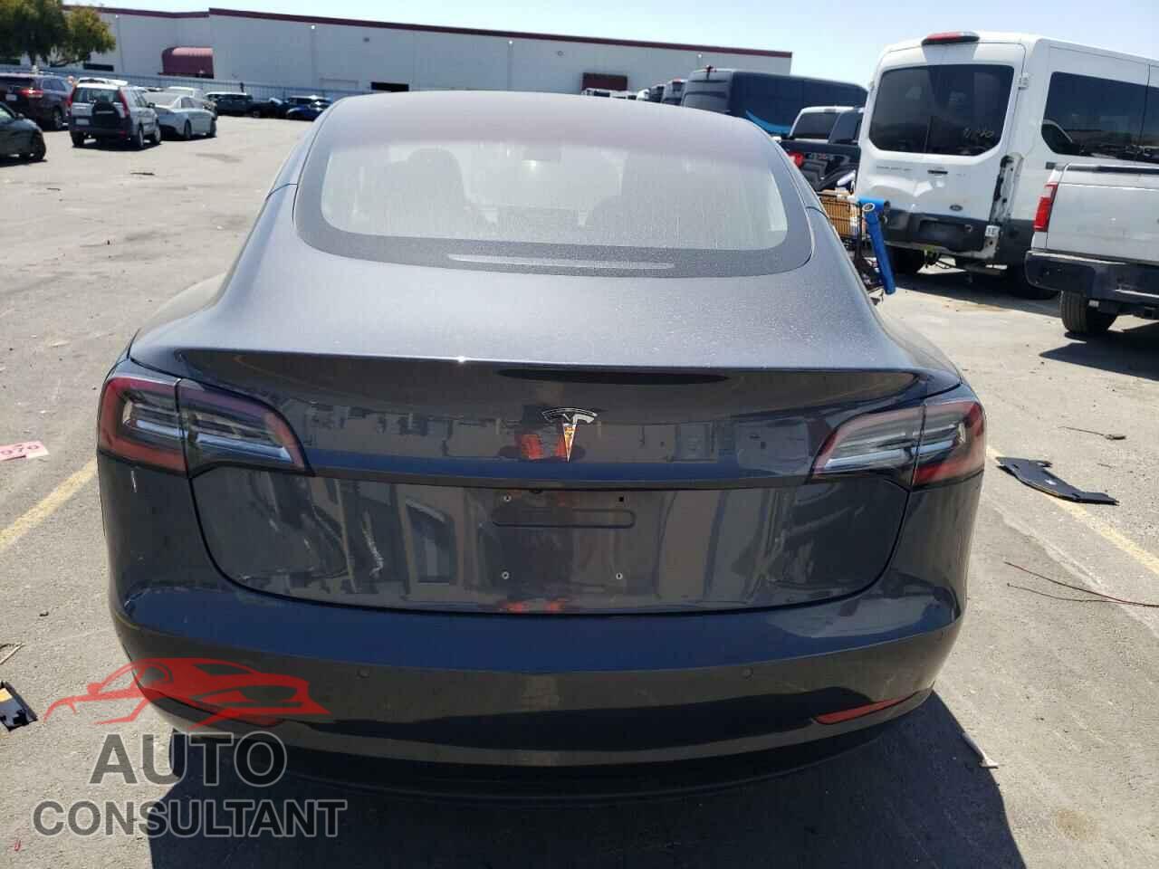 TESLA MODEL 3 2018 - 5YJ3E1EA3JF028108