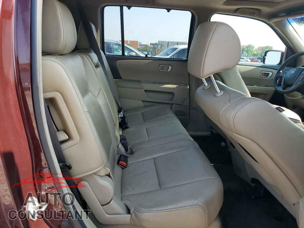 HONDA PILOT 2012 - 5FNYF4H99CB080237