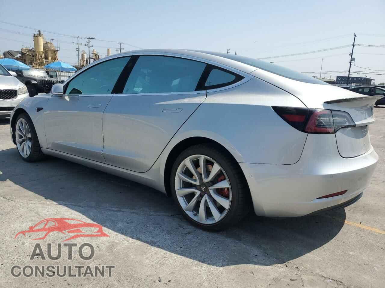 TESLA MODEL 3 2018 - 5YJ3E1EB0JF100519