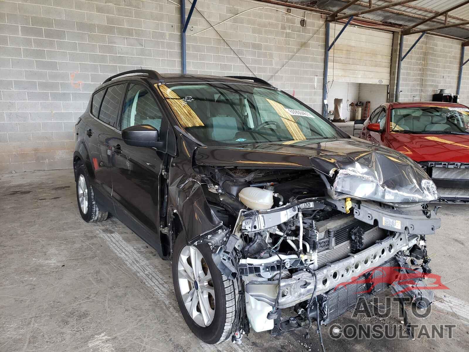 FORD ESCAPE 2017 - 1FMCU0GD7HUA16464