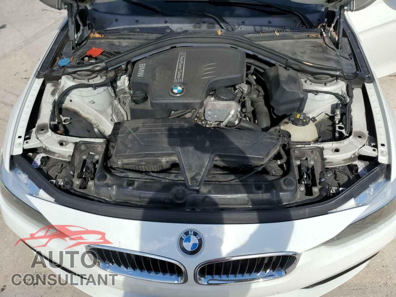 BMW 3 SERIES 2016 - WBA8E1G57GNU10784