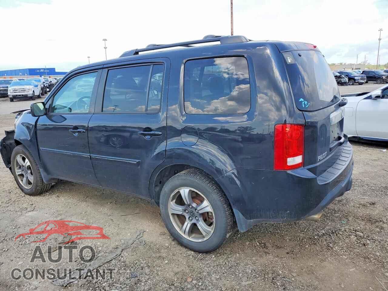 HONDA PILOT 2015 - 5FNYF4H32FB064803