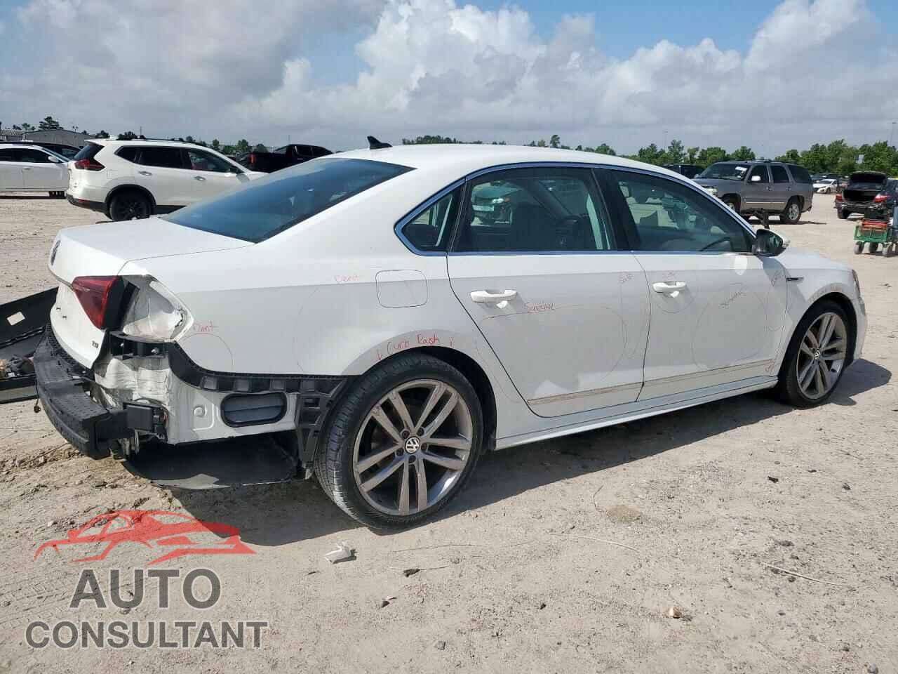 VOLKSWAGEN PASSAT 2017 - 1VWDT7A37HC001616
