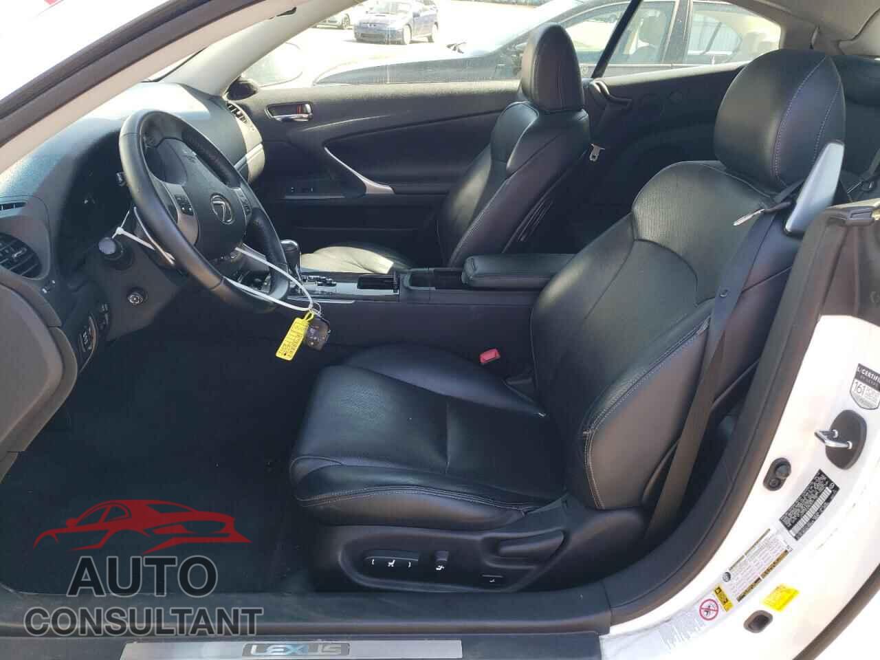 LEXUS IS 2014 - JTHFF2C25E2531190