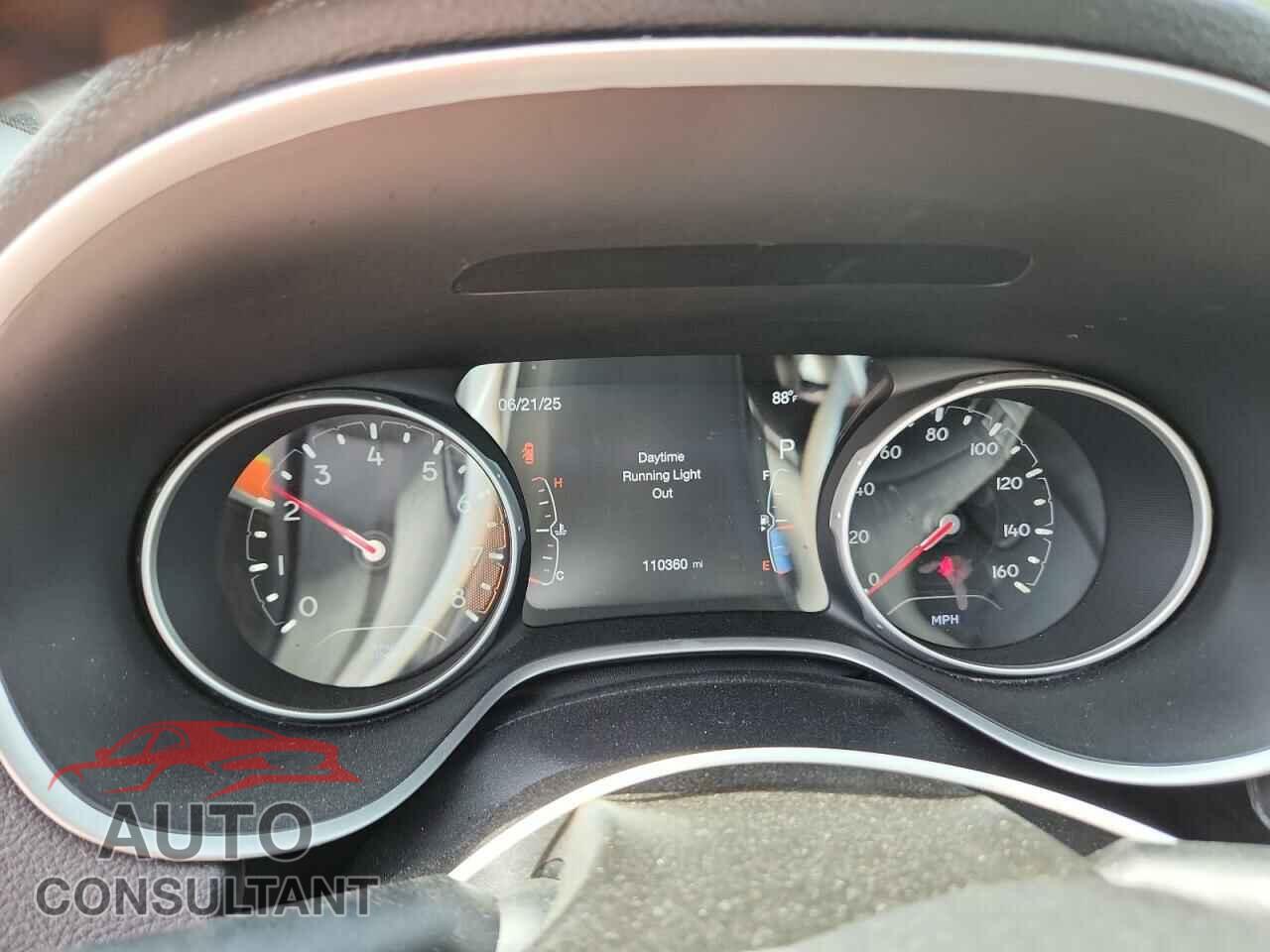 JEEP COMPASS 2018 - 3C4NJDBB9JT201621