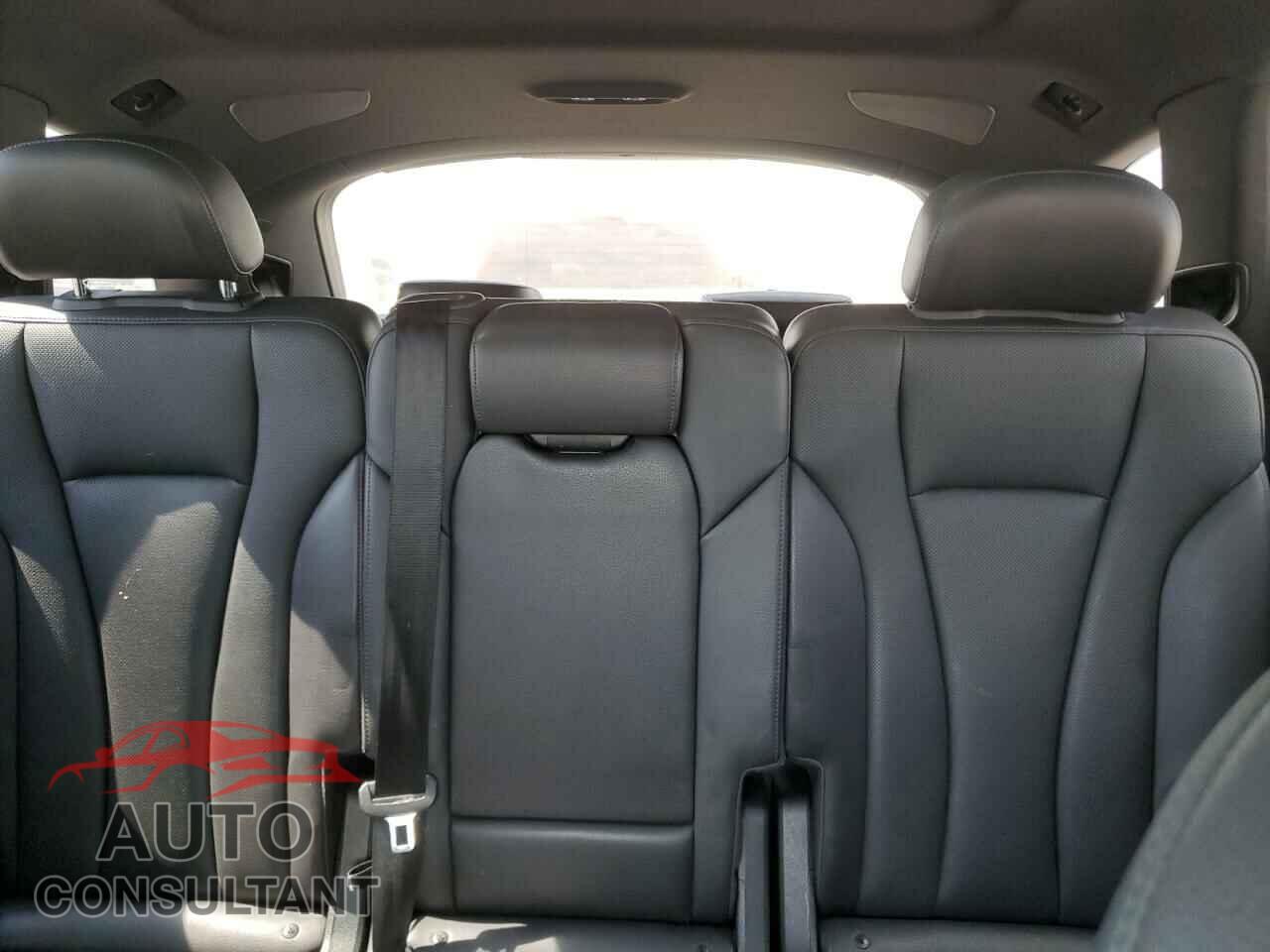 AUDI Q7 2017 - WA1LAAF77HD026324