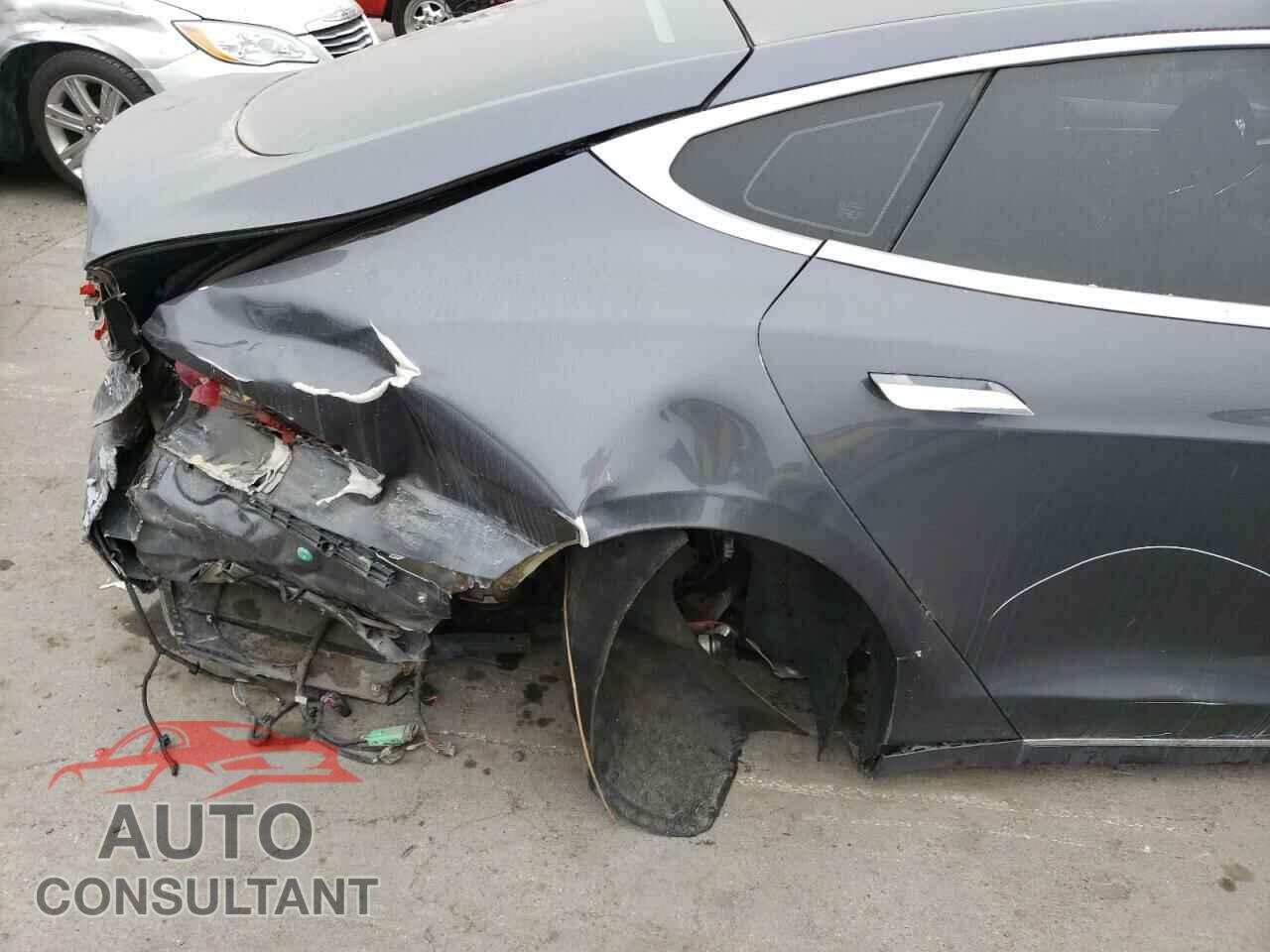 TESLA MODEL S 2017 - 5YJSA1E20HF201528