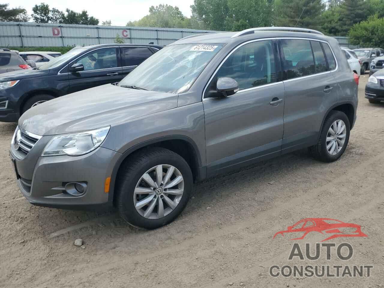 VOLKSWAGEN TIGUAN 2011 - WVGBV7AX9BW520613