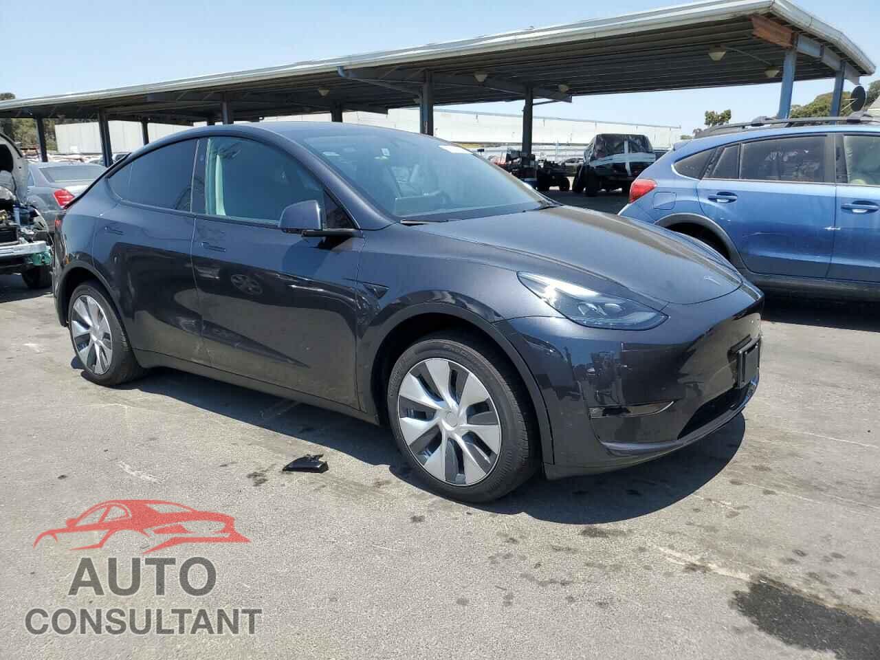 TESLA MODEL Y 2024 - 7SAYGDEE9RF032067