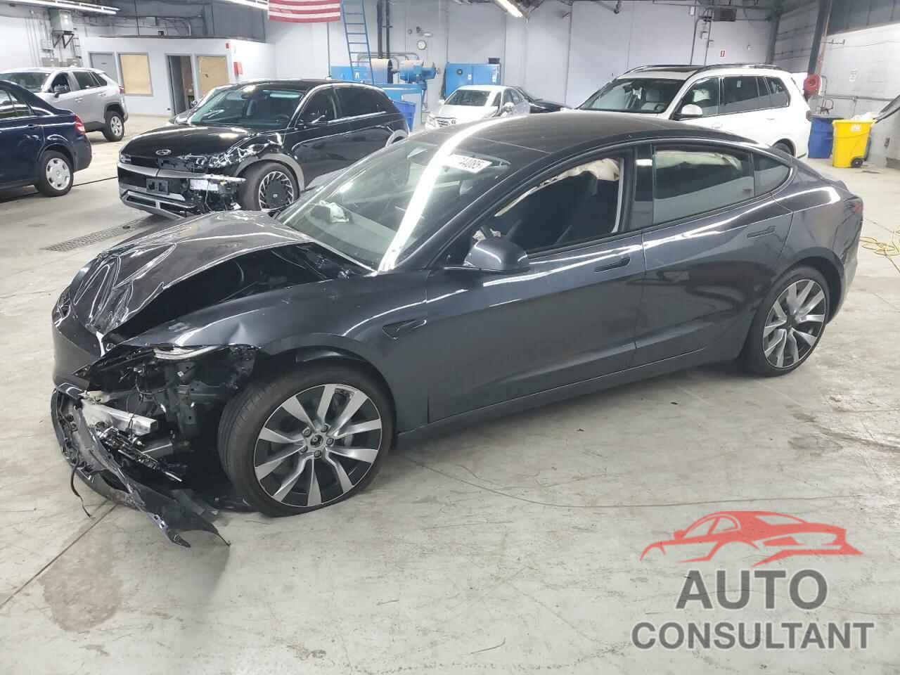 TESLA MODEL 3 2025 - 5YJ3E1EB2SF938813