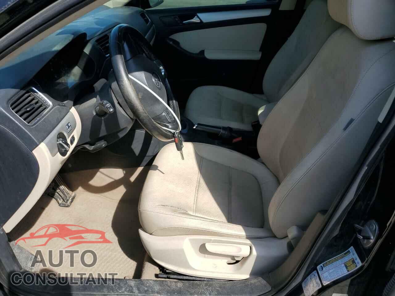 VOLKSWAGEN JETTA 2011 - 3VWLL7AJ2BM093461
