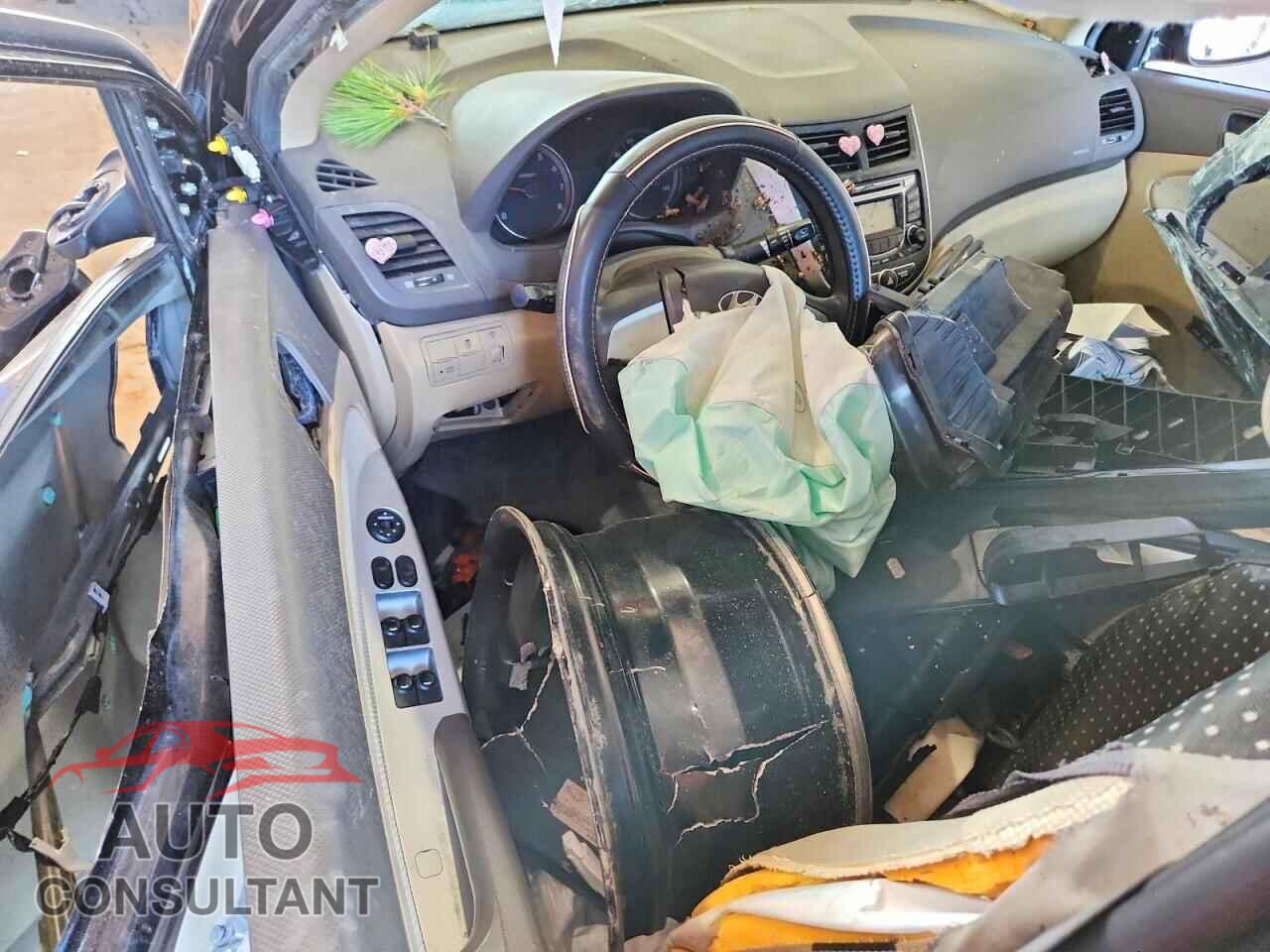 HYUNDAI ACCENT 2013 - KMHCT4AE5DU400331