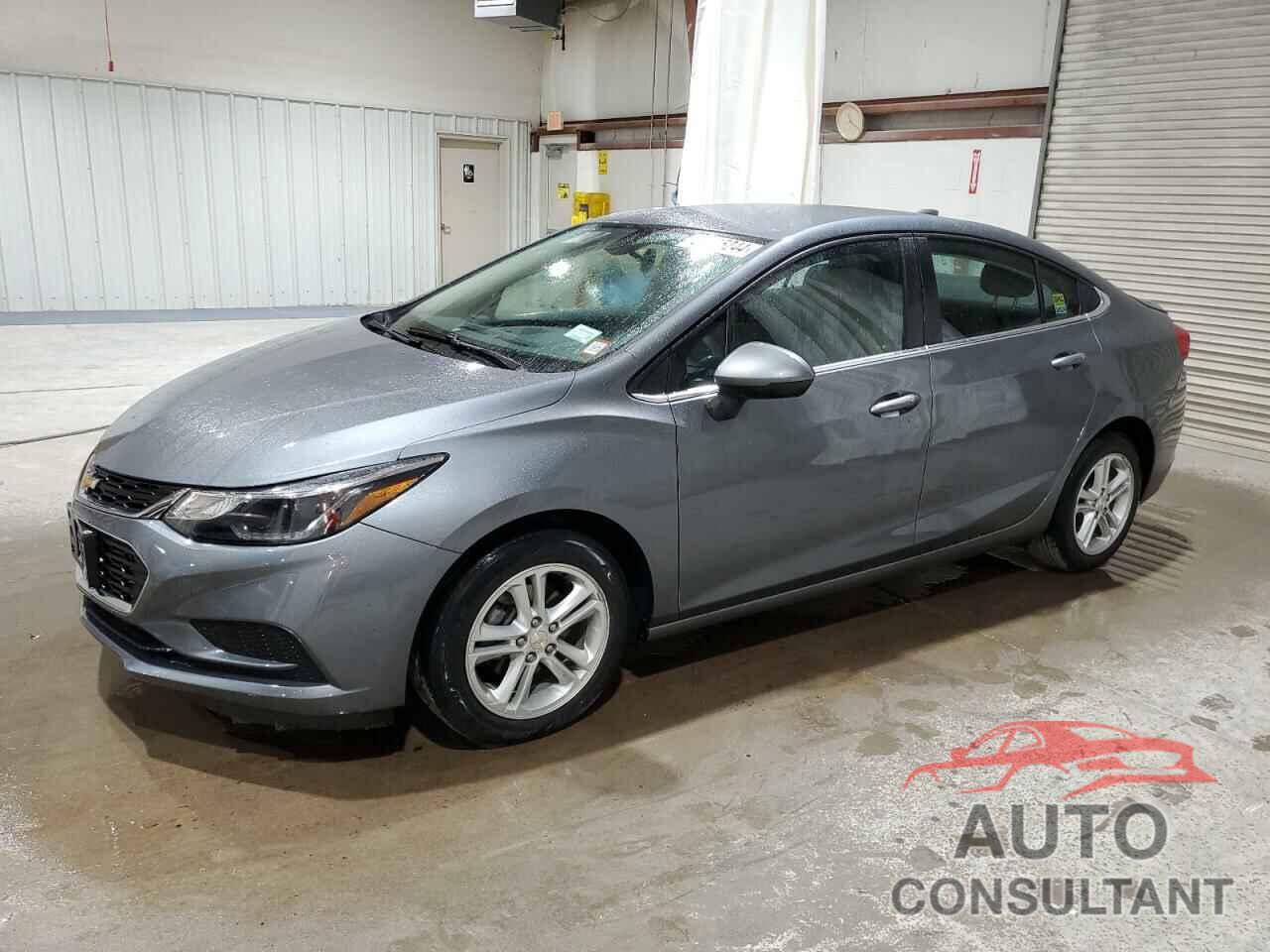 CHEVROLET CRUZE 2018 - 1G1BE5SMXJ7208170