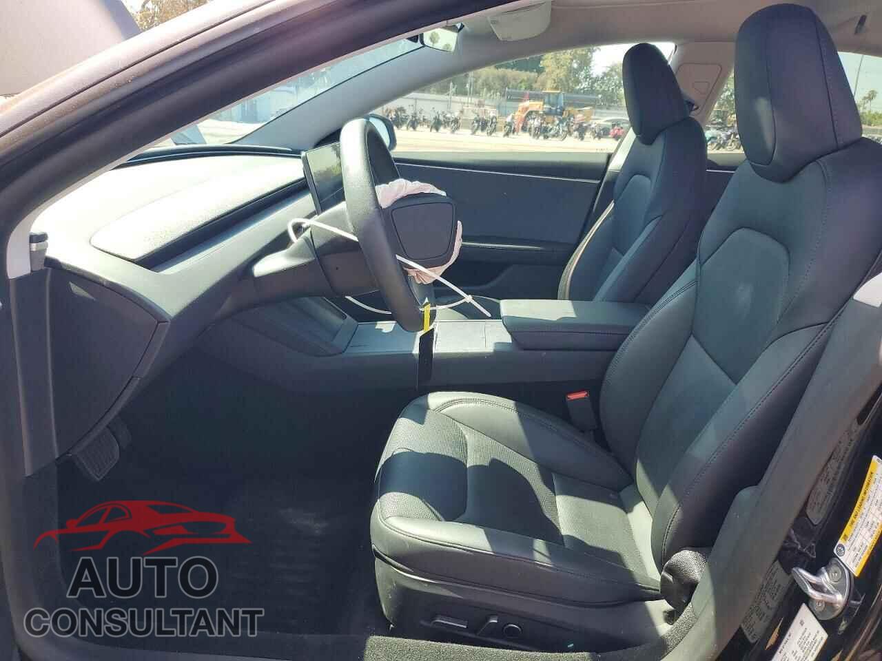 TESLA MODEL 3 2025 - 5YJ3E1EA4SF058784