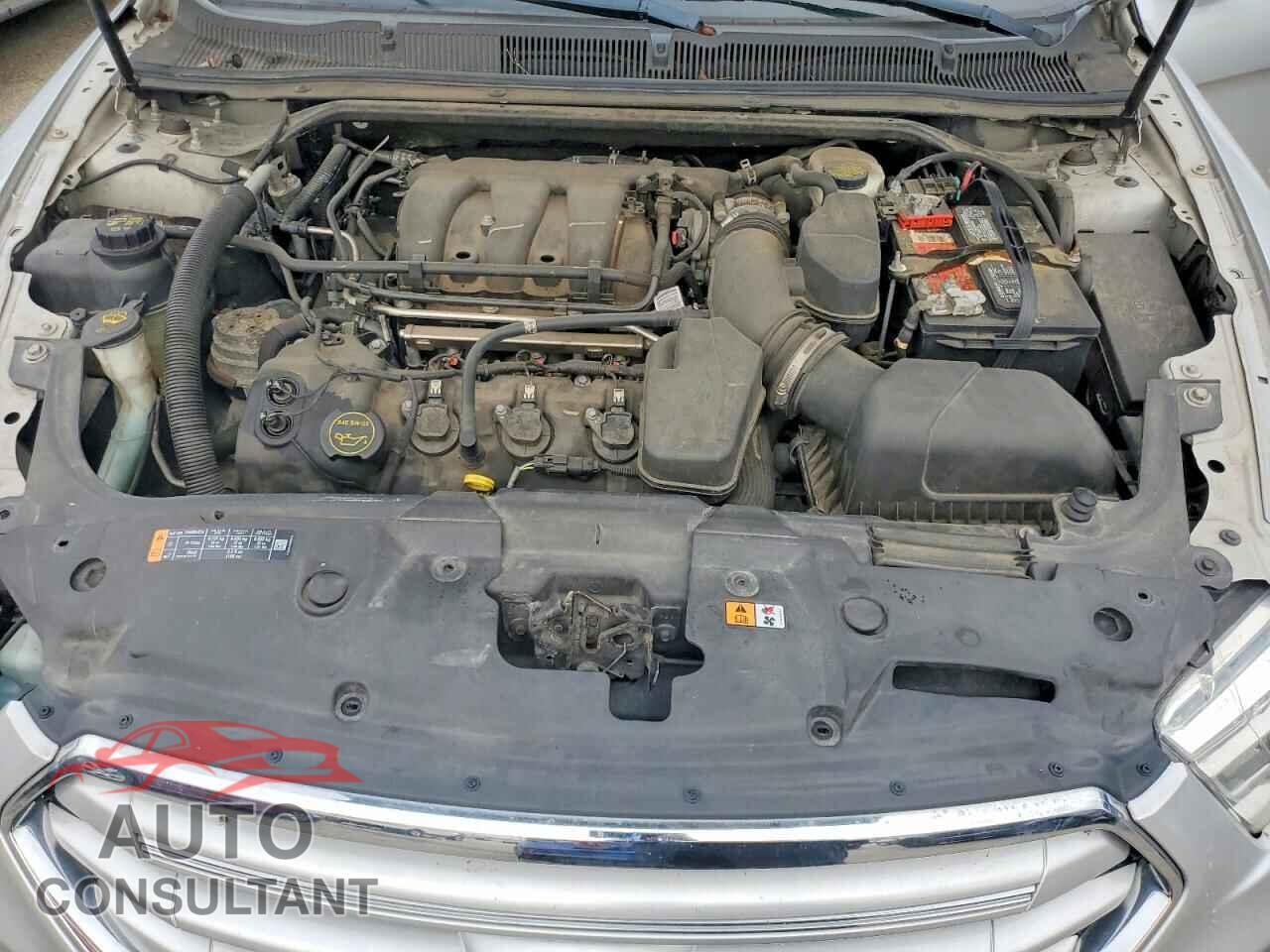 FORD TAURUS 2018 - 1FAHP2F88JG109571