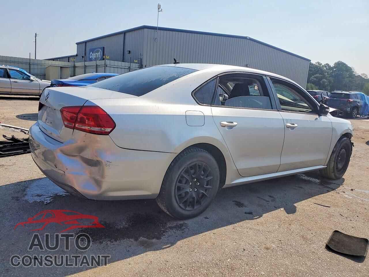VOLKSWAGEN PASSAT 2013 - 1VWAP7A33DC031892
