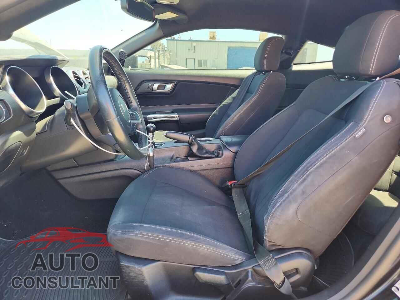 FORD MUSTANG 2019 - 1FA6P8TH4K5184473