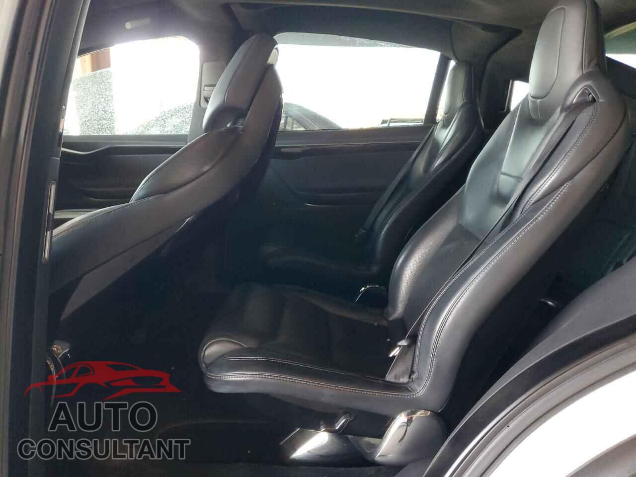 TESLA MODEL X 2016 - 5YJXCBE21GF022158