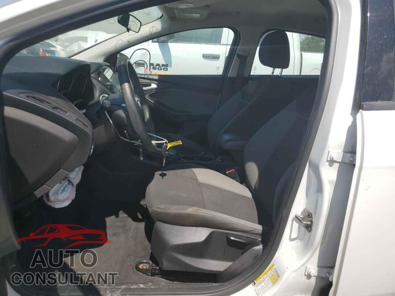 FORD FOCUS 2014 - 1FADP3F2XEL225660