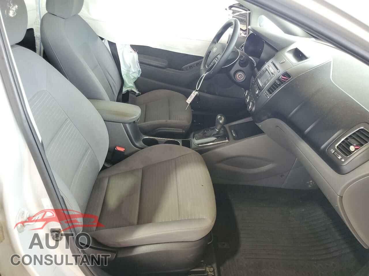 KIA FORTE 2017 - 3KPFL4A74HE109326