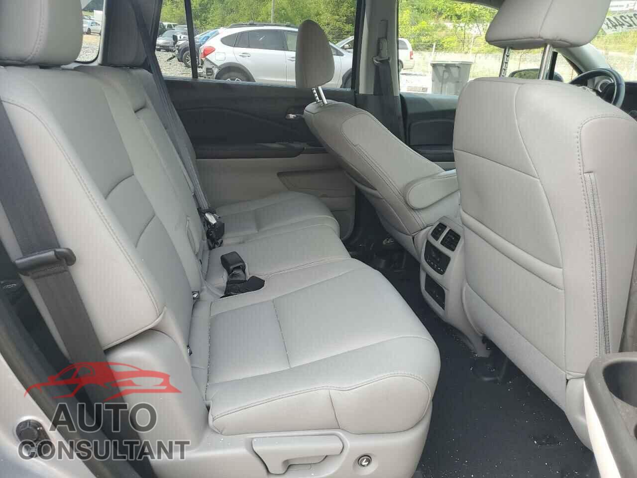 HONDA PILOT 2018 - 5FNYF6H75JB053897