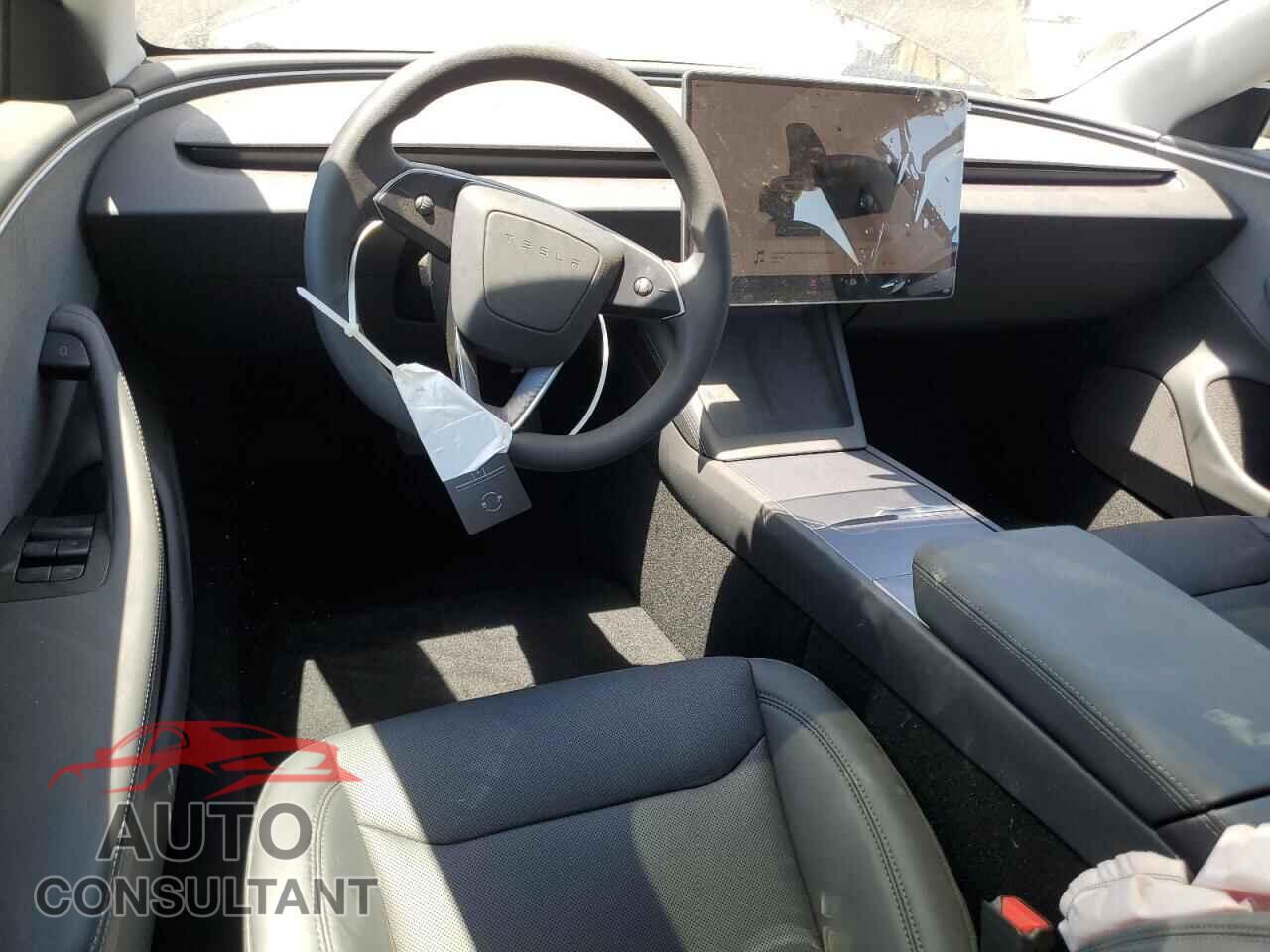 TESLA MODEL 3 2025 - 5YJ3E1EA2SF034905