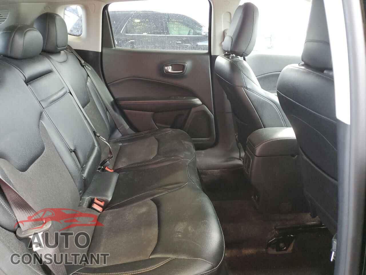 JEEP COMPASS 2018 - 3C4NJDBB3JT103975
