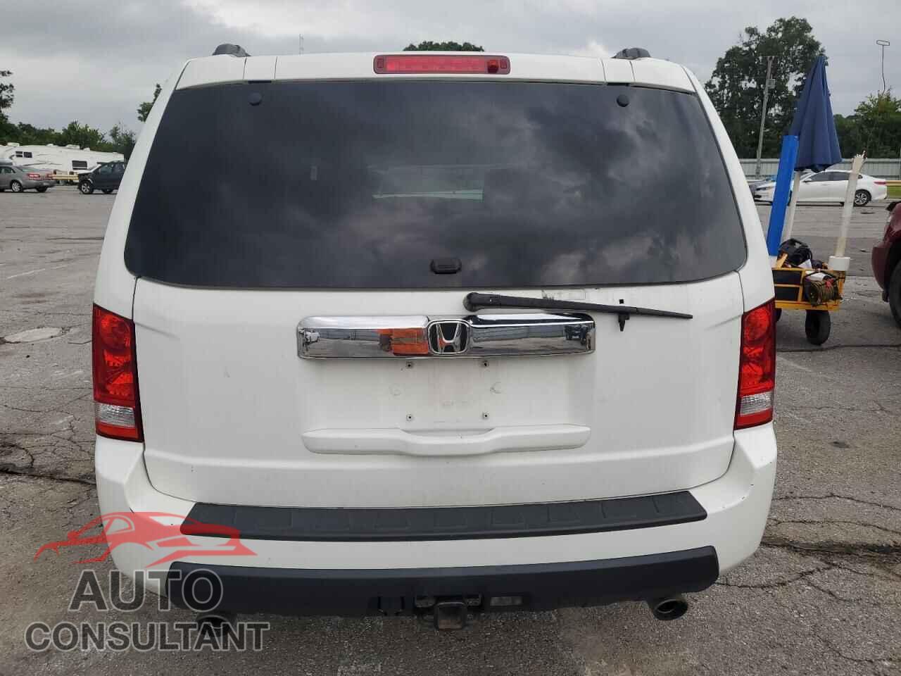HONDA PILOT 2011 - 5FNYF3H40BB039749