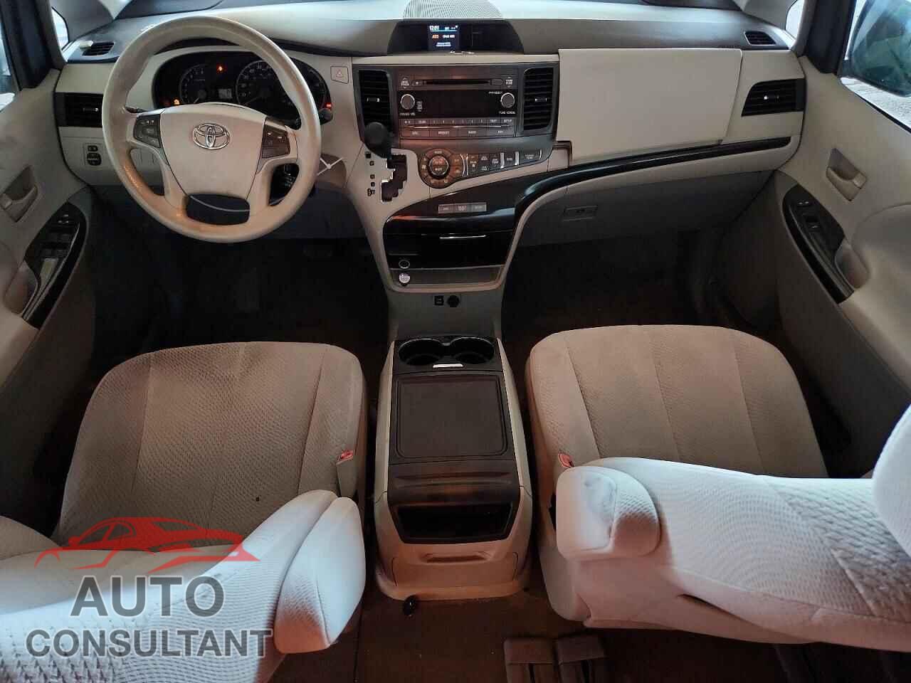 TOYOTA SIENNA 2013 - 5TDKK3DC8DS356367