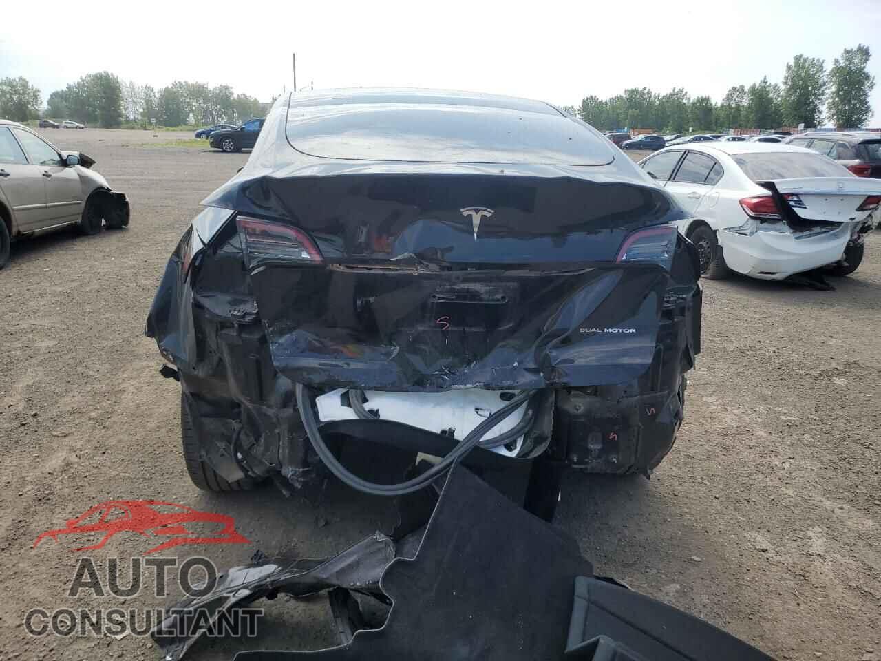 TESLA MODEL Y 2024 - 7SAYGDEE2RF012419