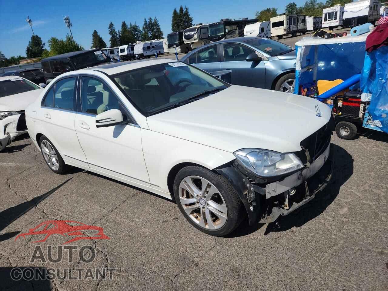 MERCEDES-BENZ C-CLASS 2012 - WDDGF8BB3CR201892