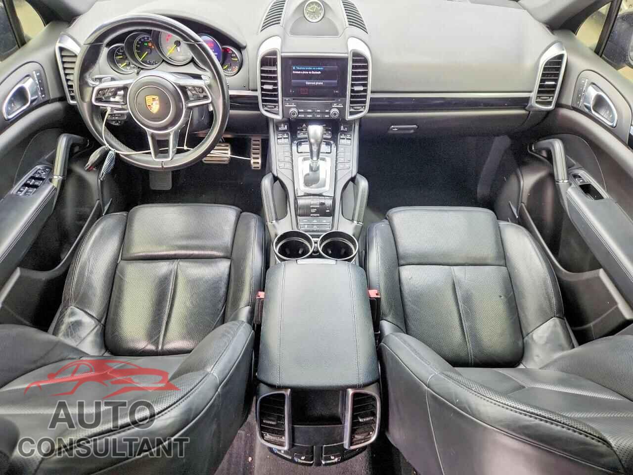 PORSCHE CAYENNE 2017 - WP1AE2A20HLA70625